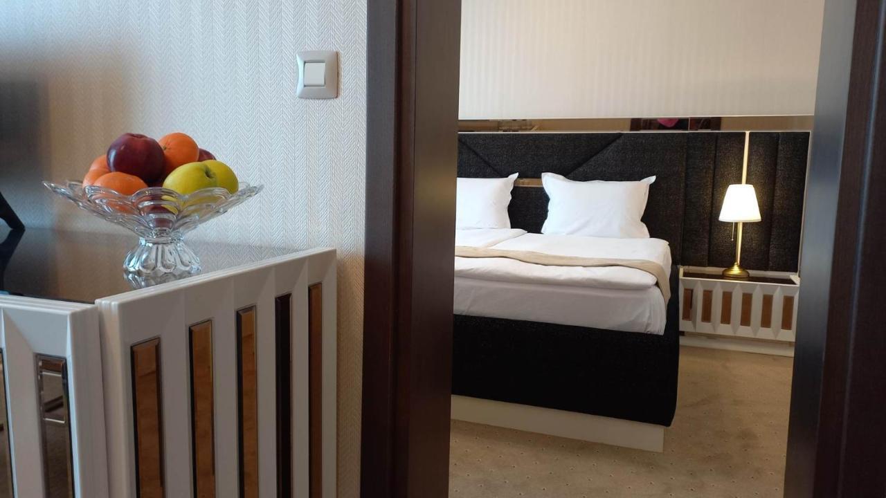 Classic Suite,1303516108:JPEG