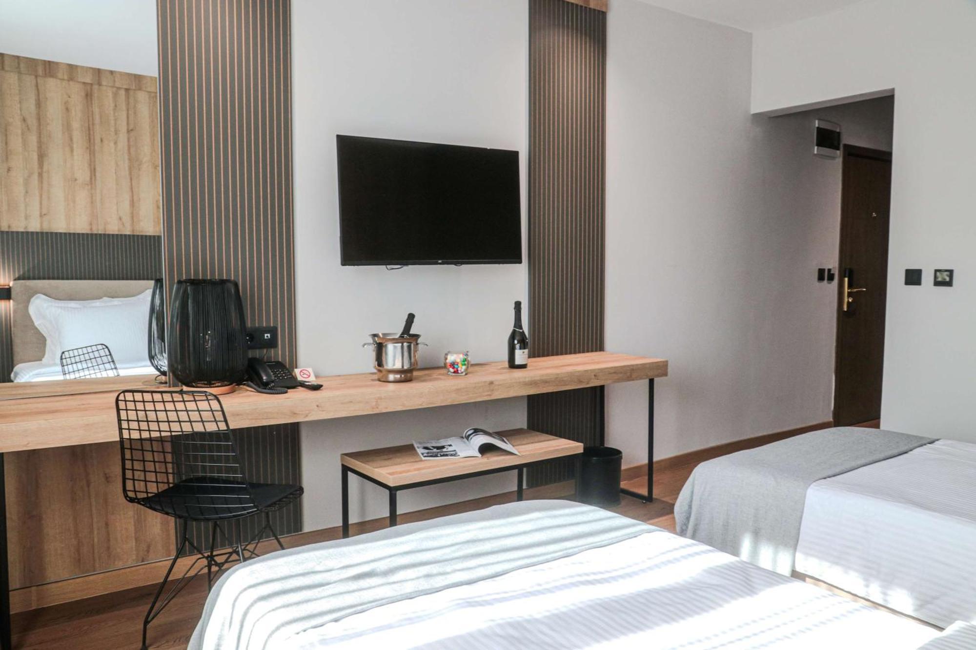 Family Suite with One Double and Two Single Beds - Non-Smoking