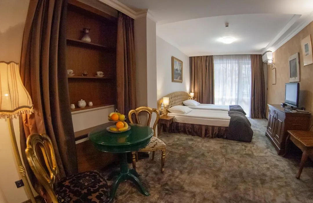 Meg-Lozenetz Hotel-1
