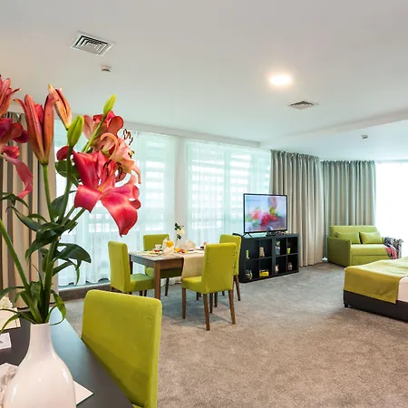 Earth & People Hotel & Spa - Free Parking & Swimming Pool-2