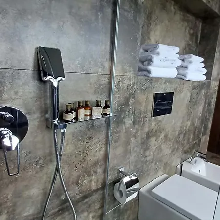 All Seasons Residence Design Hotel - Free Parking-3
